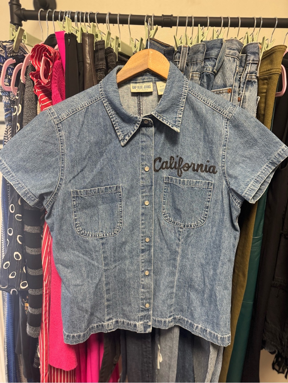 Vintage 90s/Y2K Gap Blue Jeans Short Sleeve Denim Shirt with "California" Script